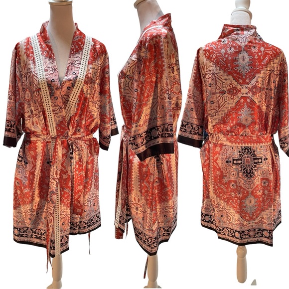 David's Bridal Other - David’s Bridal Multicolor Silky Tie Waist Knee Length Robe Size S/M
